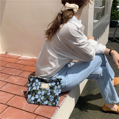 Elegant Jacquard Floral Bag